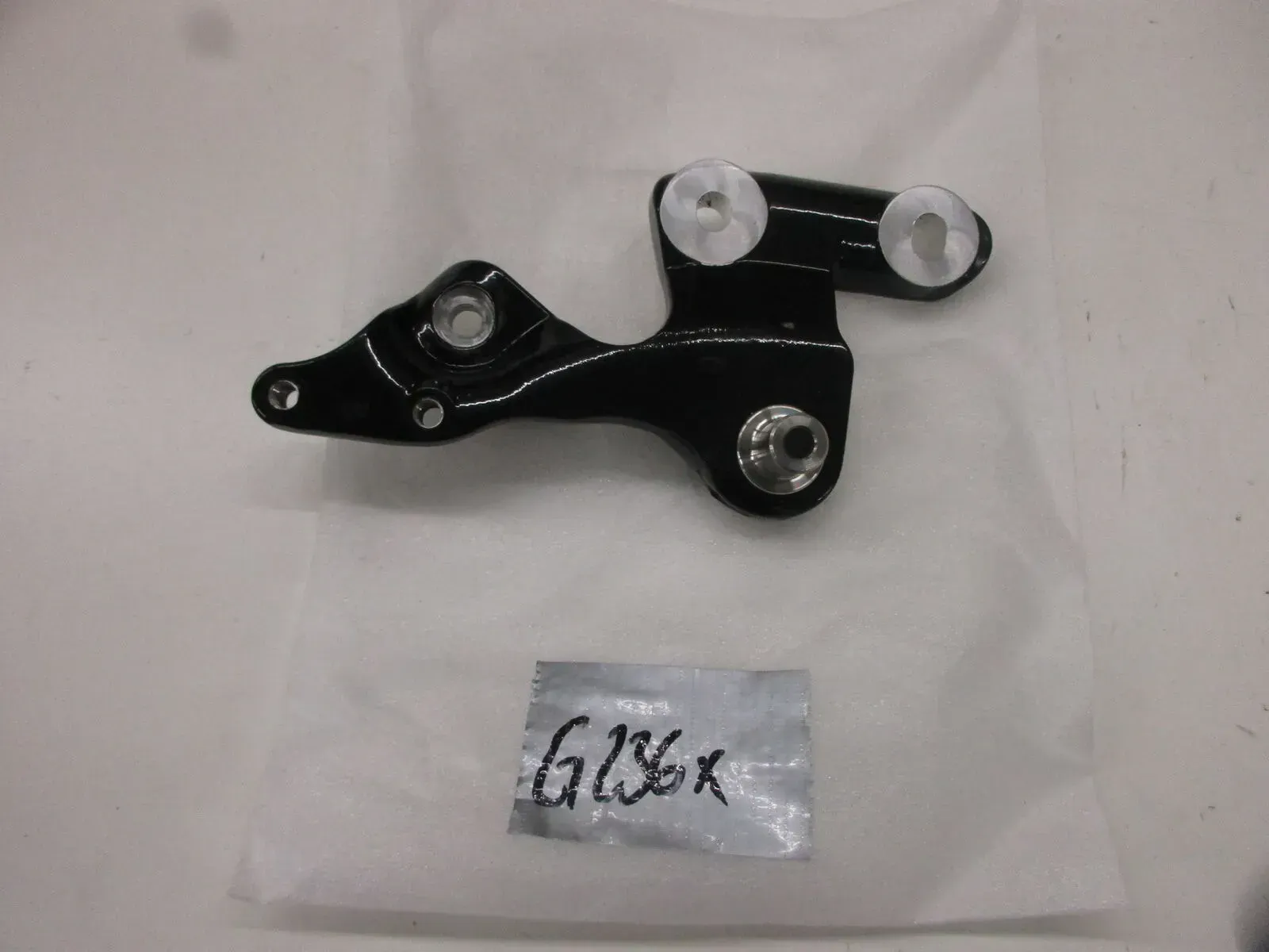 Fußrastenhalter G236. Harley Davidson Softail FXBB Aufnahme Träger Bremspedal - Bild 1