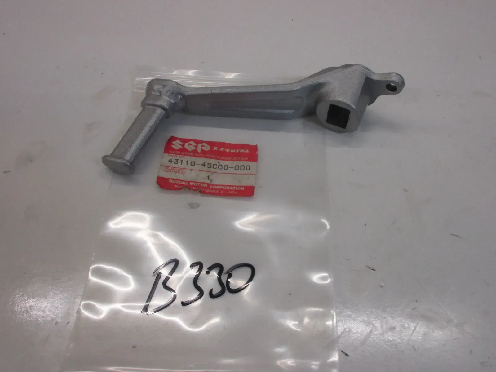 B330. Suzuki VX 800 Bremspedal Bremse Bremshebel brake pedal 43110-45C00 - Bild 1