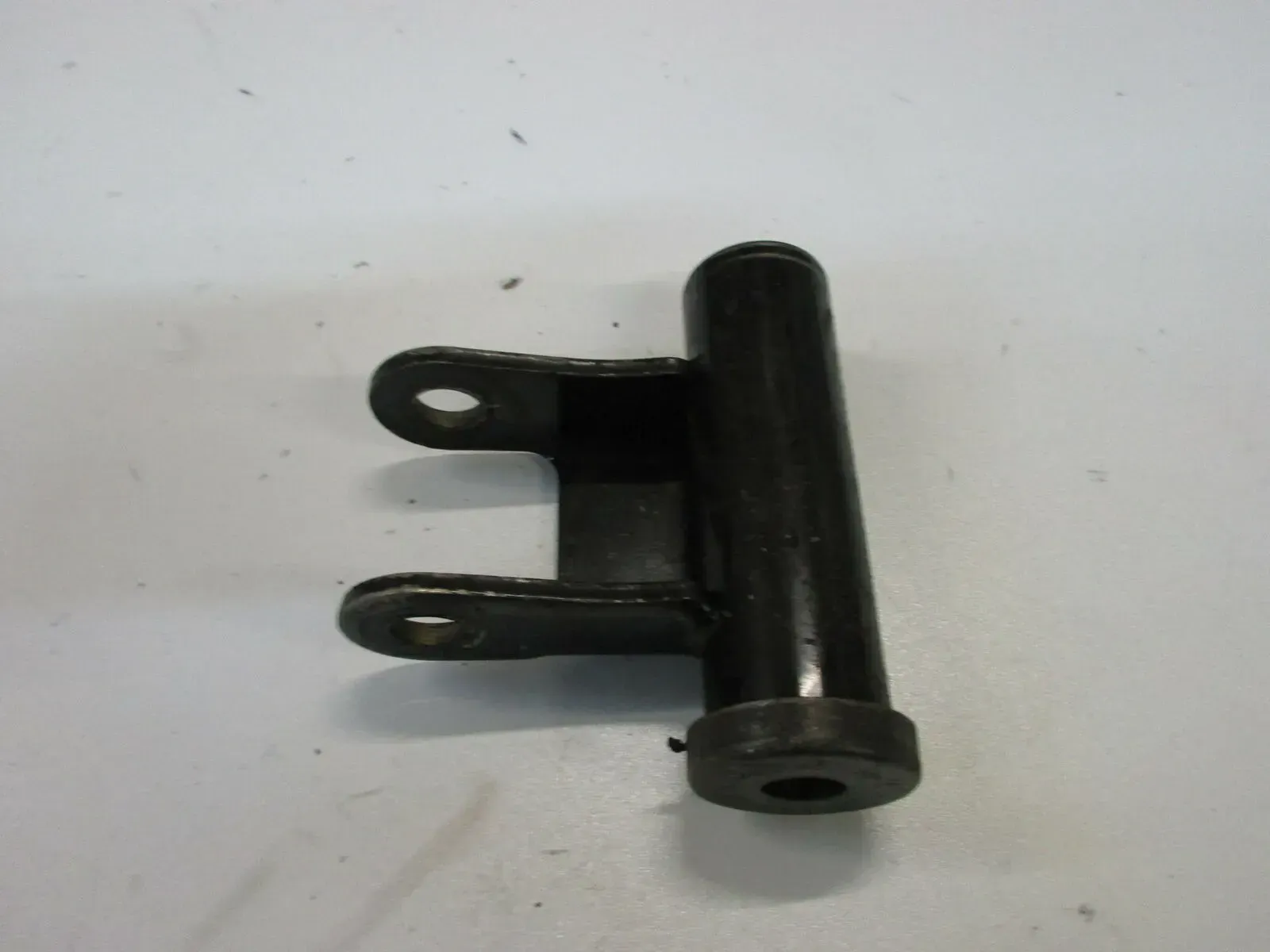 O. Suzuki GR 650 Tempter GP 51 A Tankhalter Aufnahme Benzintank Tank Halter - Bild 1