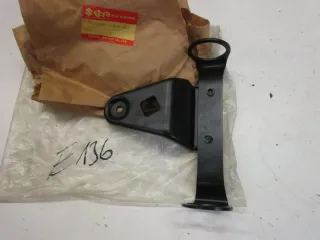 E136. Suzuki GS 750 GS 750 E Scheinwerferhalter Lampenhalter 51540-45000-291 links Träger - Bild 2