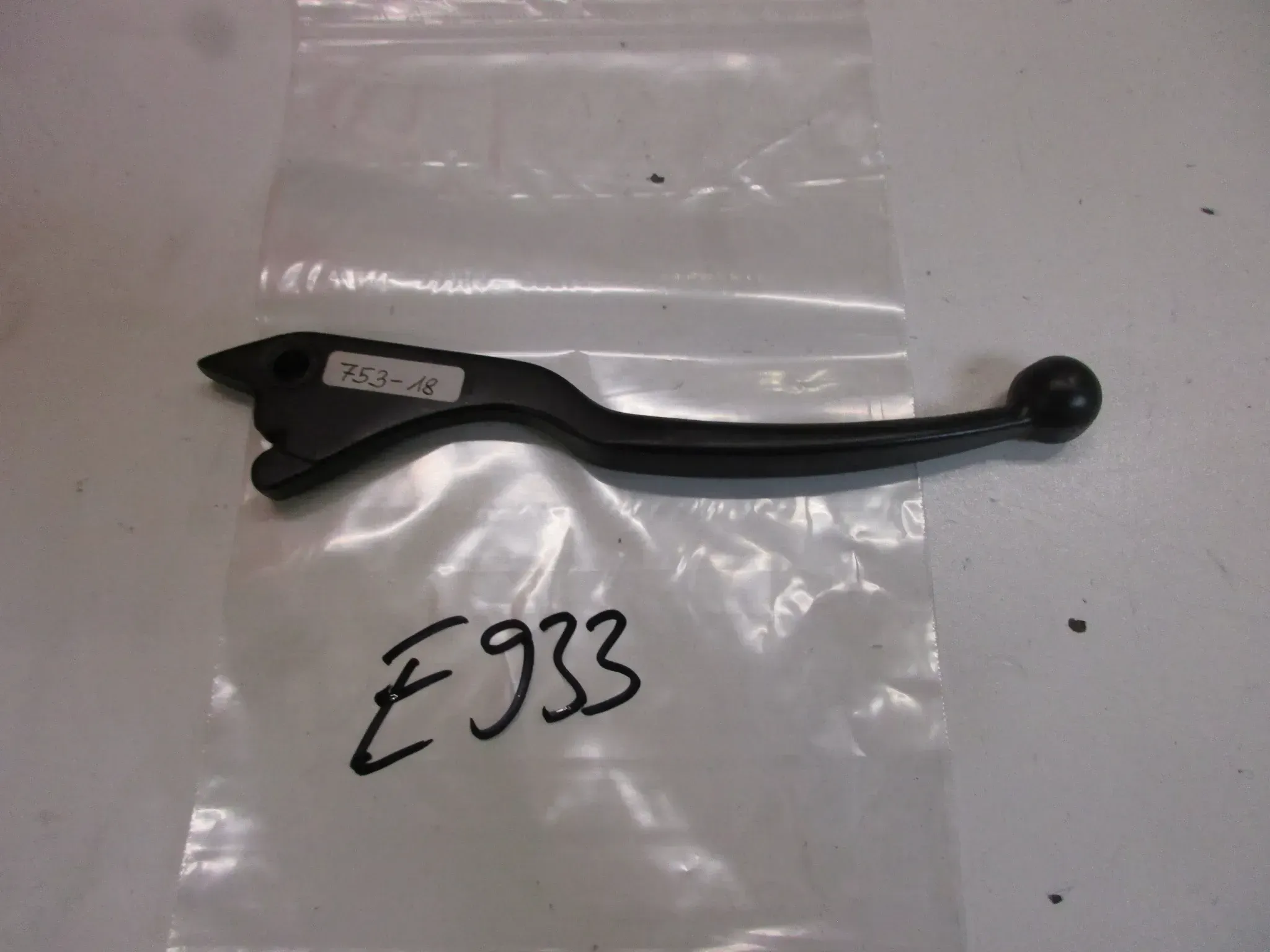 E933. Suzuki GSX-R GSF GSX Bremshebel Lenker rechts Armatur 753-18 Hebel - Bild 1