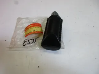 E595. Suzuki GS 450 Fußraste vorne rechts 43550-49002 Fussraste Fahrerraste foot - Bild 4