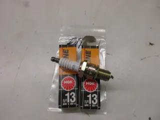 F173 Kawasaki Z 1300 ZG 1200 Zündkerzen NGK BPR6ES-11 V-Line 2x Motor - Bild 1