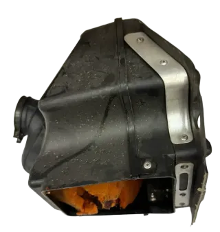 5. Suzuki RM 250 G Bj.86 Luftfilterkasten airbox 13881-00B00 Luftfilter - Bild 4