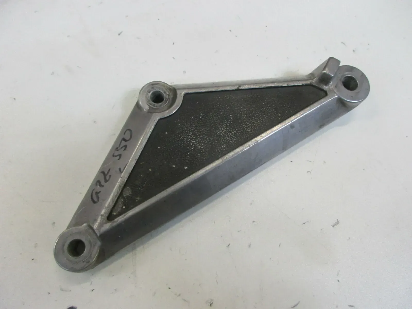 Kawasaki GPZ 550 KZ550 Fußrastenhalter links Fußraste Träger Fußrastenbrücke - Bild 1
