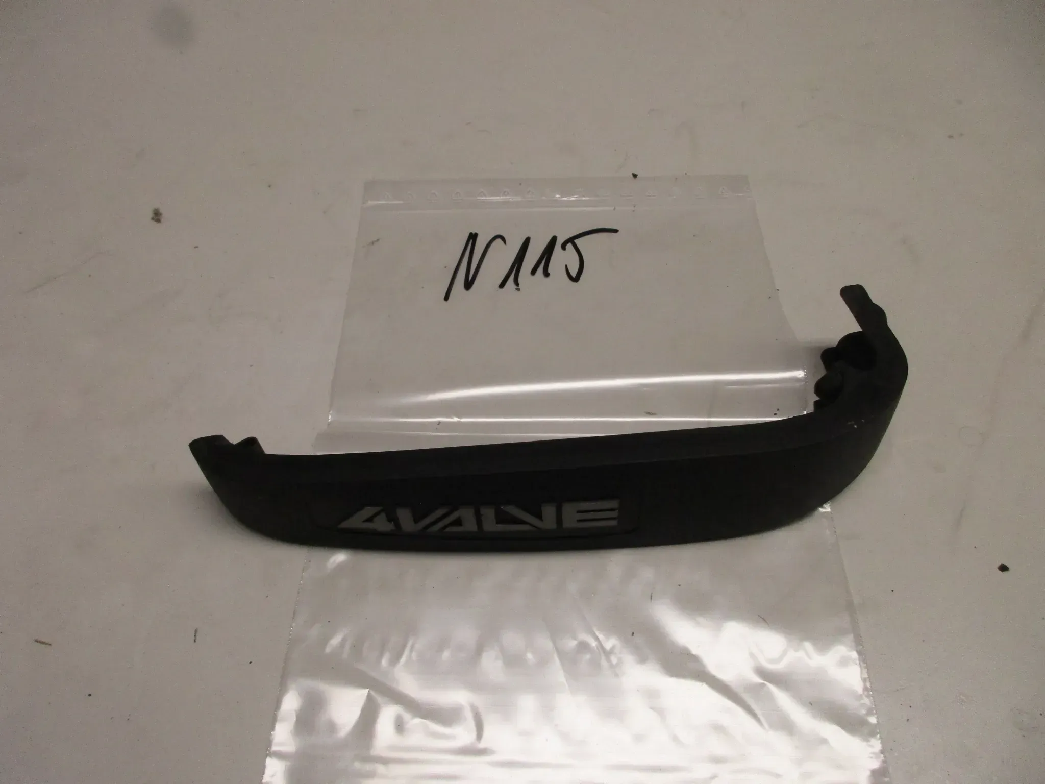 N115 BMW R 1100 GS Ventildeckel 1341265 Deckel links Zündkerzenabdeckung - Bild 1