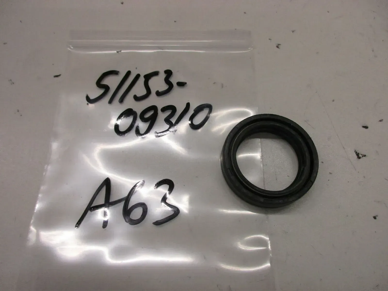 A63. Suzuki GS 550 GSX 550 Dichtung Simmerring Gabeldichtung Gabel 51153-09310 - Bild 1