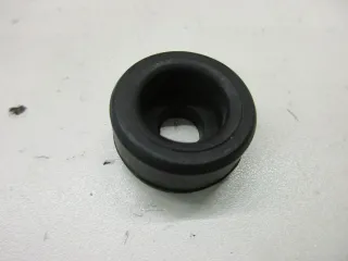A93. Suzuki GSX-R 600_750 Stopfen Kappe Sitzbank Rahmen Gummi 45149-04A00 - Bild 2