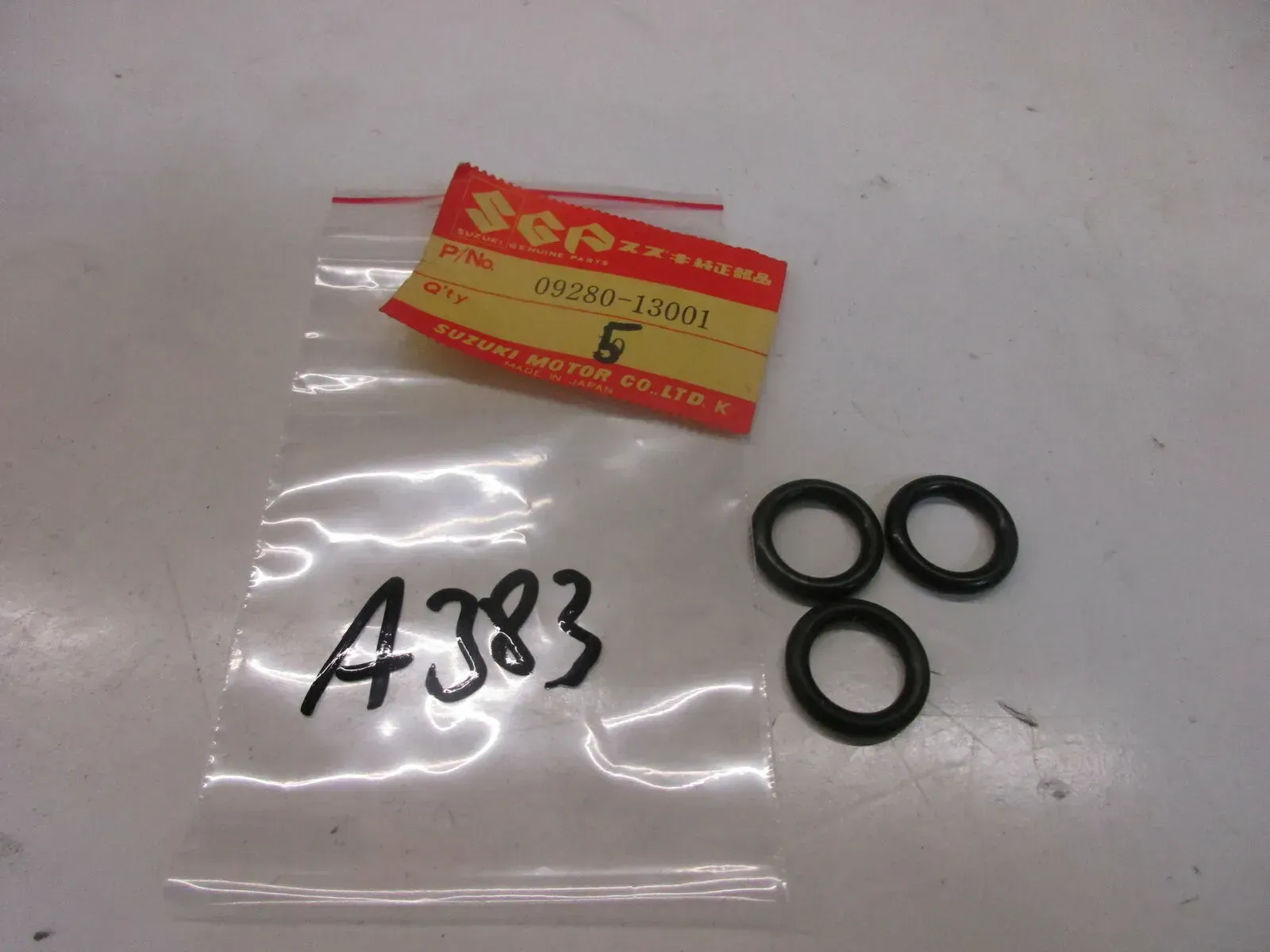 A383. Suzuki GS 750_1000 E Dichtung O-Ring Motor Getriebegehäuse 09280-13001 - Bild 1