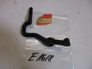 E1618. Suzuki GT 380 Fußrastenhalter Fussraste 43511-33100 vorne rechts Halter - Bild 4