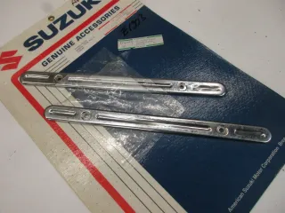 E1903. Suzuki VZ 800 Marauder Abdeckung Kühlerleisten Wasserkühler 99950-70163 Blende - Bild 2