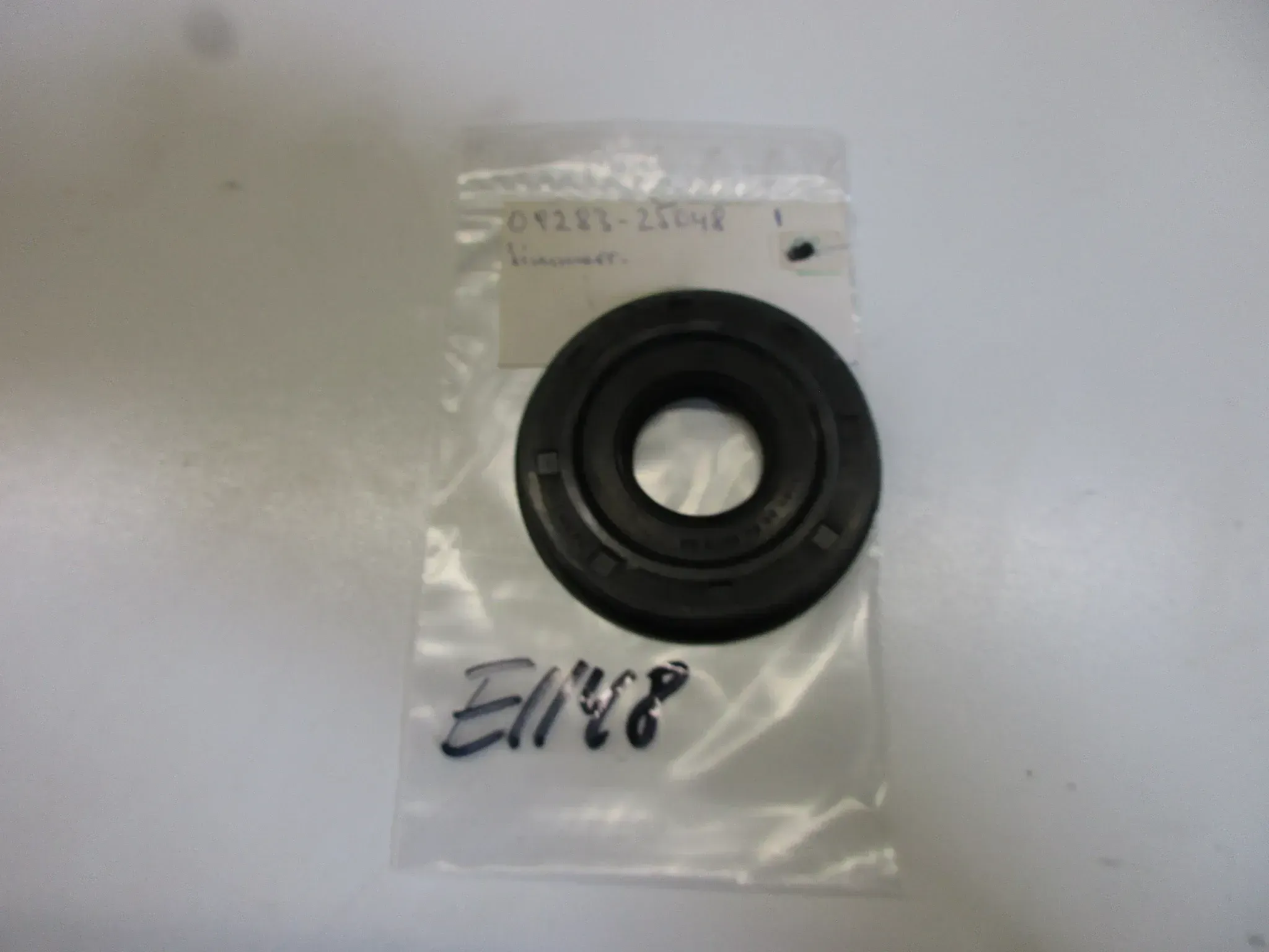E1148 Suzuki GT 185 Simmerring Nockenwelle 09283-25048 Wellendichtring 25x62x9.9 - Bild 1