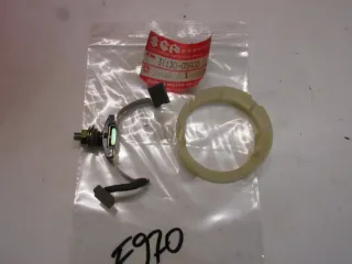 E970. Suzuki GS GSX Kohlenbüsten Anlasser 31130-05A00 Kohlen Motor brusher - Bild 1