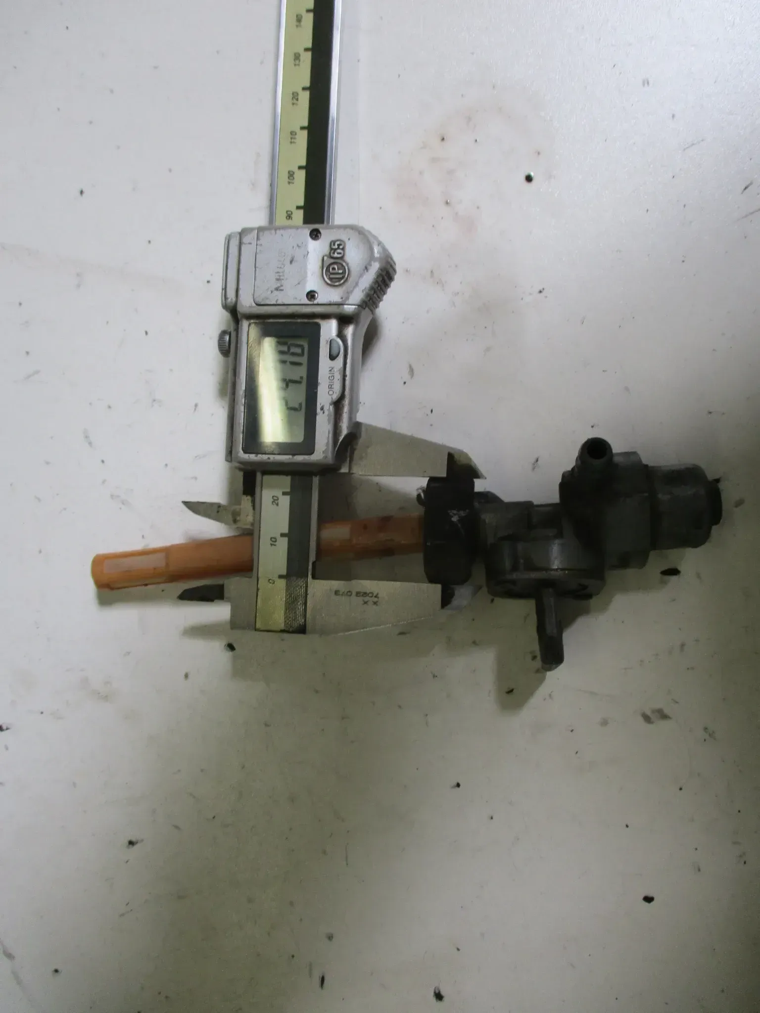 2. Honda FT 500 PC07 Flat Track Benzinhahn SW24 Kraftstoffhahn fuel tap Tank Benzintank - Bild 1