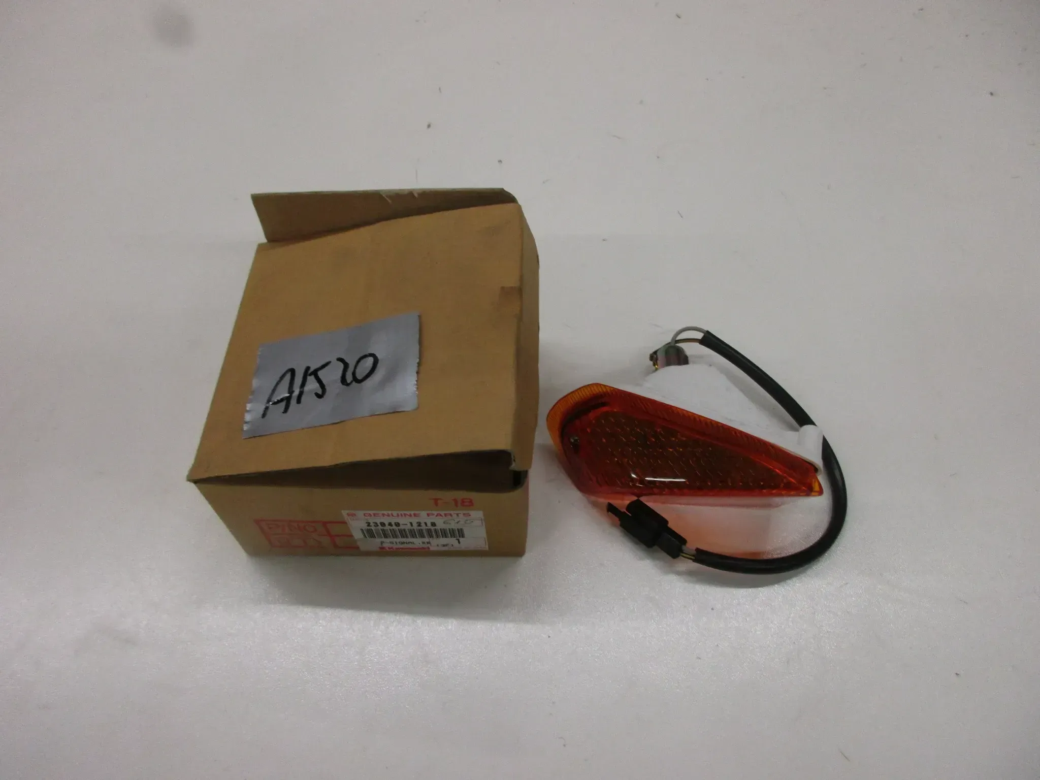 A1520 Kawasaki ZZR 600 D Blinker Blinkleuchte hinten rechts 23040-1218 Original - Bild 1