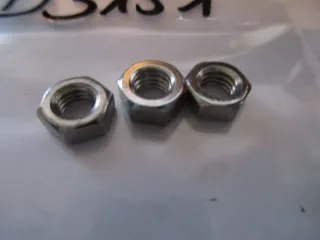 D3151 Yamaha DT 125 TDR 125 Schraube 95380-05600 Mutter Nut Verkleidung - Bild 2