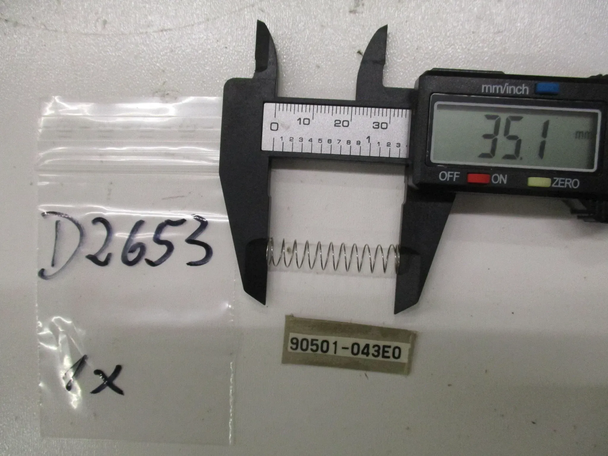 D2653 Feder Yamaha XT 500_600_YFM 450_700 ET 90501-043E0 Ölpumpe Ölpumpendeckel - Bild 1