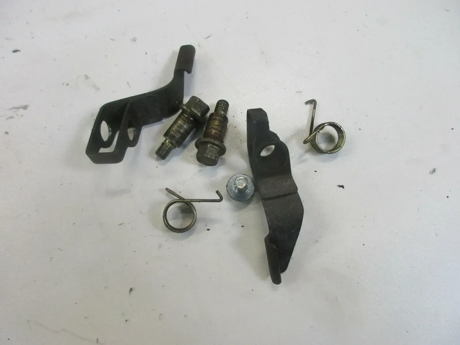 1. Honda CB 250 N_T Sitzbankverriegelung Sitzbank Halter Rahmen Verschluss - Bild 1