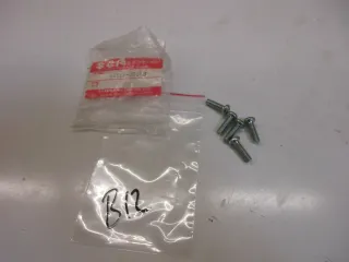 B12. Suzuki GV 1400 Schraube M8 x 16 mm Rahmen Verkleidung Bolzen 02112-05163 - Bild 1