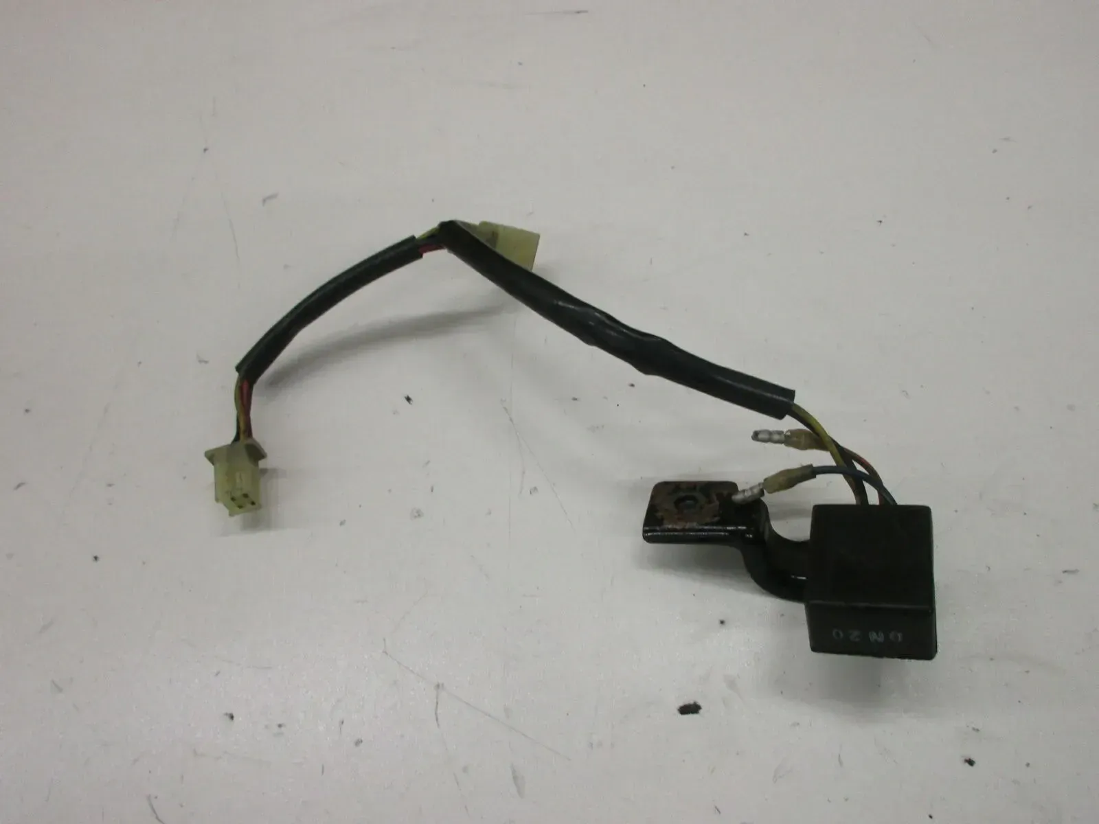 O1. Kawasaki Z 550 LTD KZ550B Relais Schalter Geber Sensor Elektronik ON20 - Bild 1