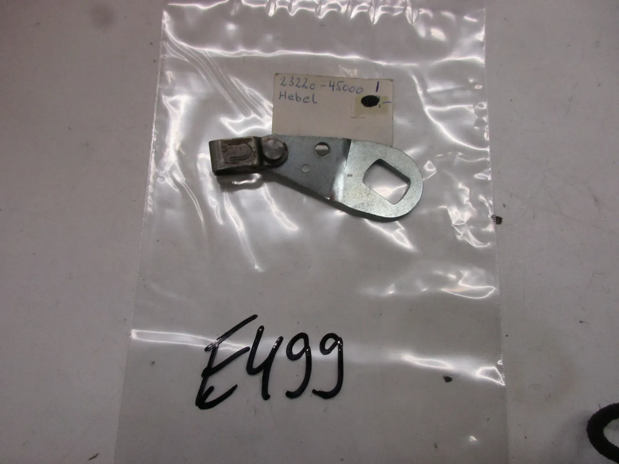 E499. Suzuki GS 750 Hebel Arm 23220-45000 Kupplung Kupplungshebel clutch - Bild 1