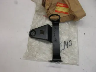 E140. Suzuki GS 400 Scheinwerferhalter Lampenhalter 51540-44000-291 links Träger - Bild 2
