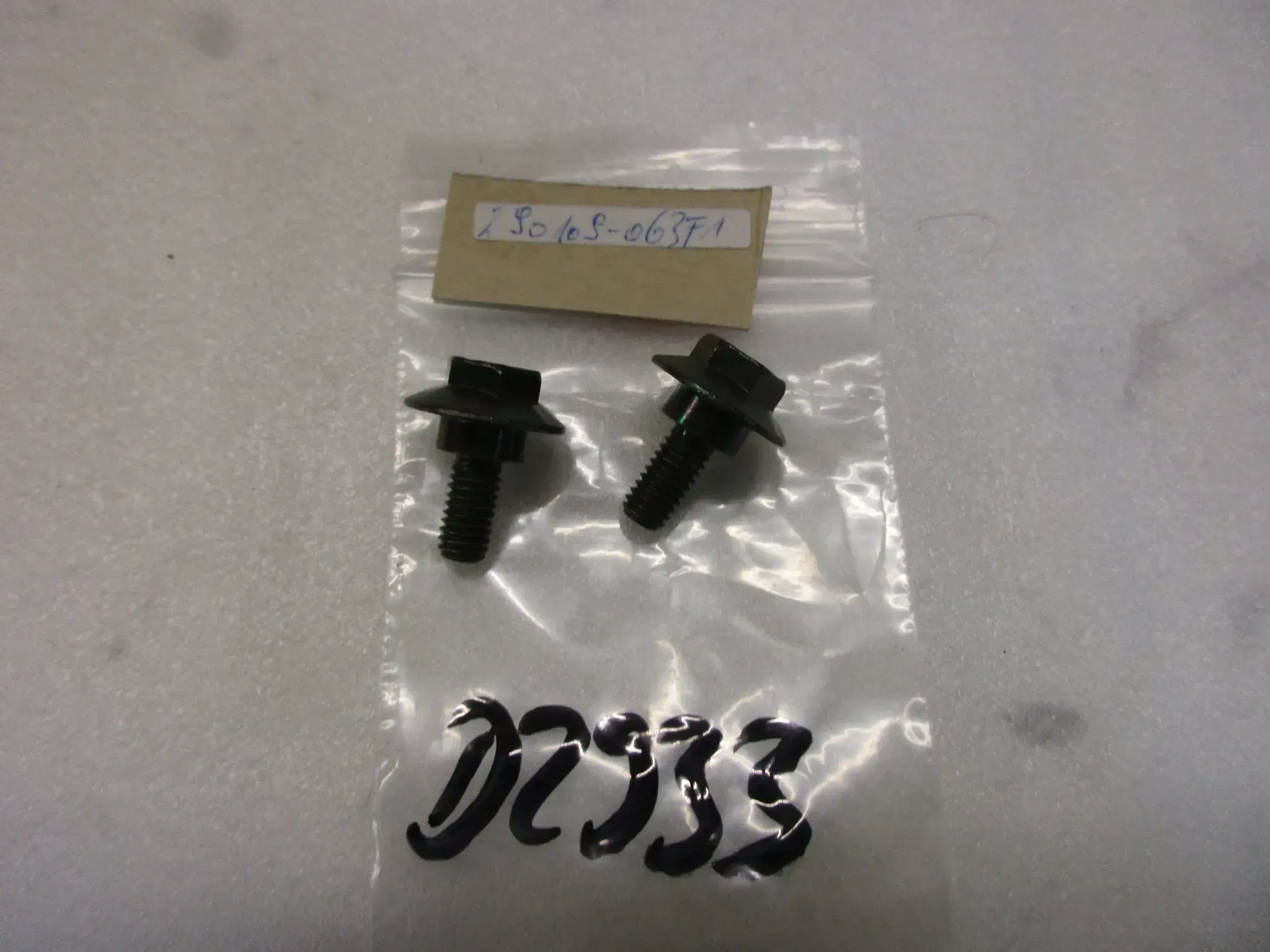 D2933 Yamaha FJR 1300 XJ 600 S Schraube Bolzen 90109-063F1 Rahmen bolt - Bild 1