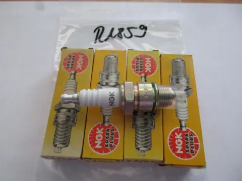Background image for R1859 NGK B-10H Simson Sachs Piaggio Zündkerzen Ø 14 mm Oldtimer Motor