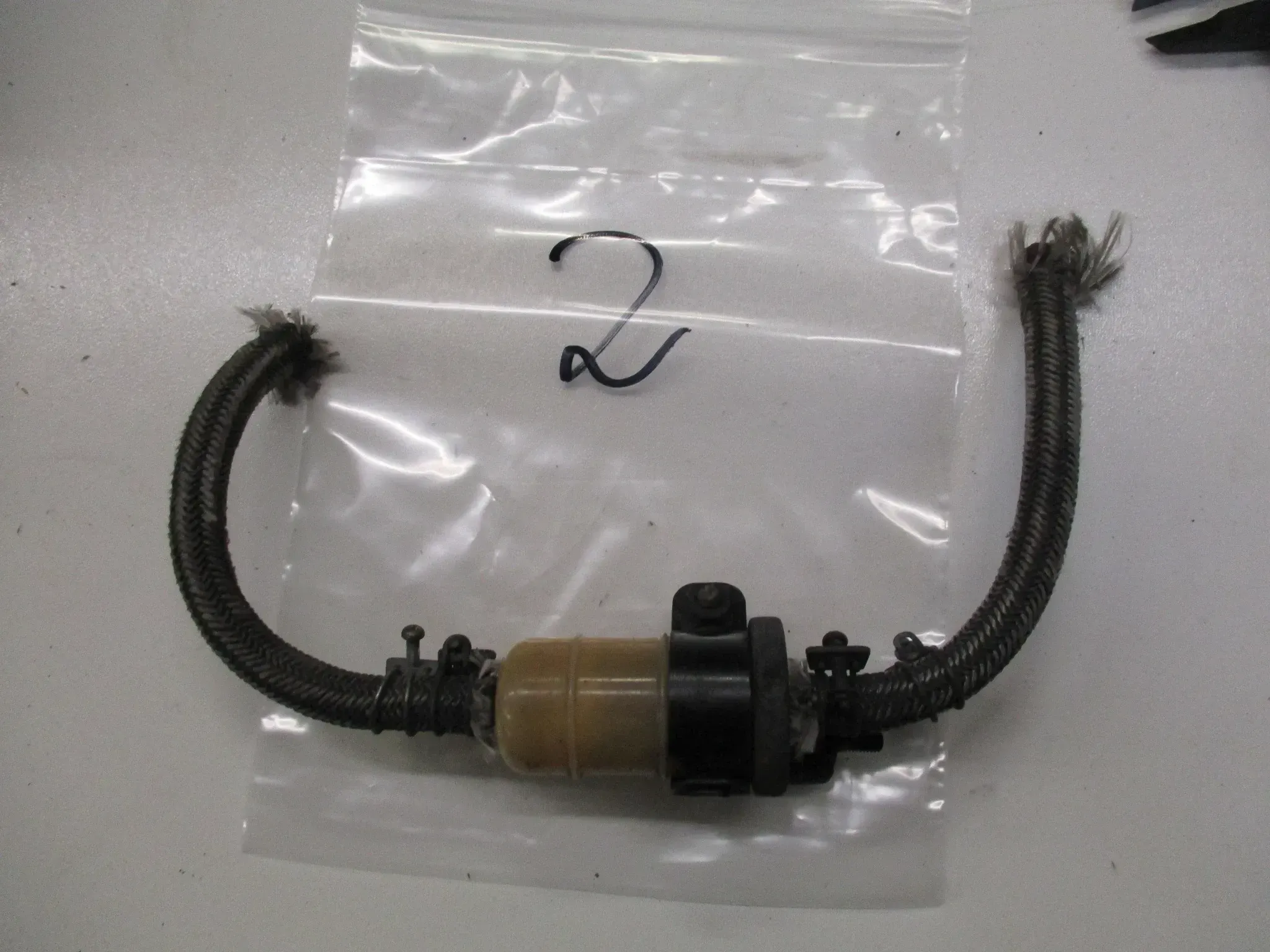 3. Honda GL 1100 SC02 Goldwing Kraftstofffilter mit Halter #2 Benzinfilter Tank Vergaser - Bild 1