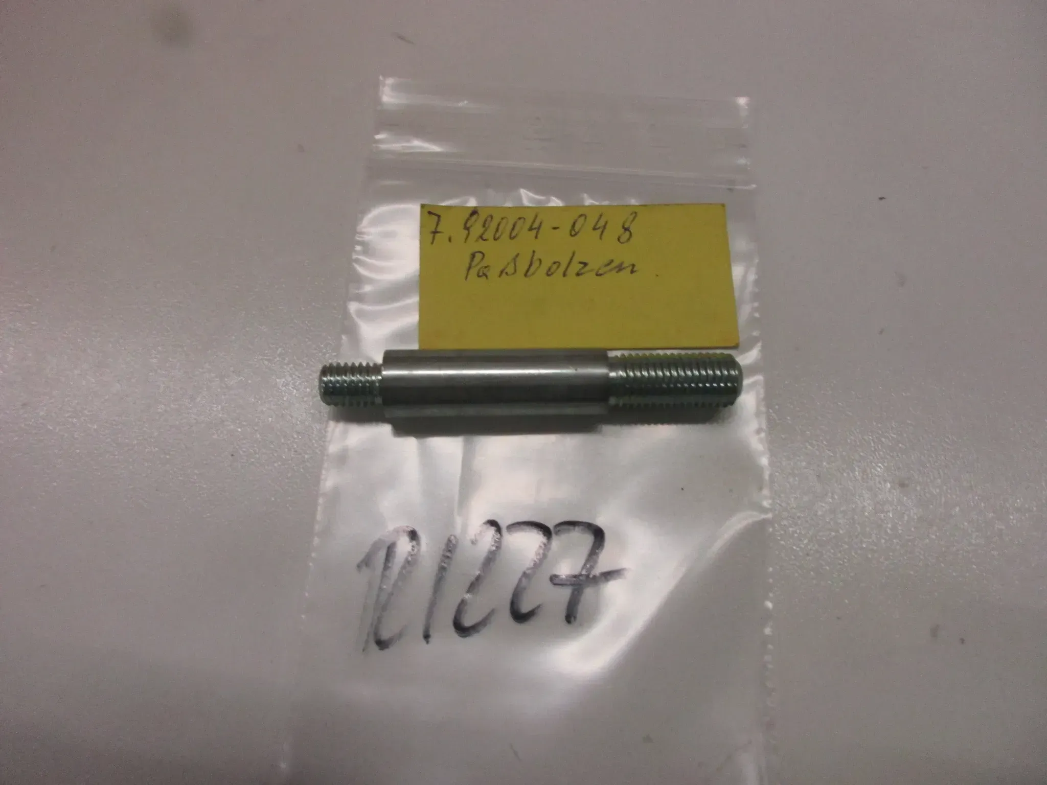 R1227 Kawasaki Z 1000 KZ1000B Bolzen Pin 92004-048 Fußraste Halter Achse Schraube - Bild 1