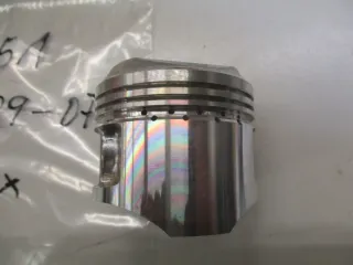 R651 Kawasaki Z 400 Kolben 1. Übermaß 0,5 mm 13029-073 piston - Bild 4