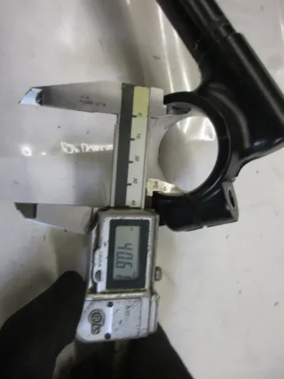 E1559. Suzuki GSX-R 750 Stummellenker Lenkerstummel links Lenker handlebar - Bild 4