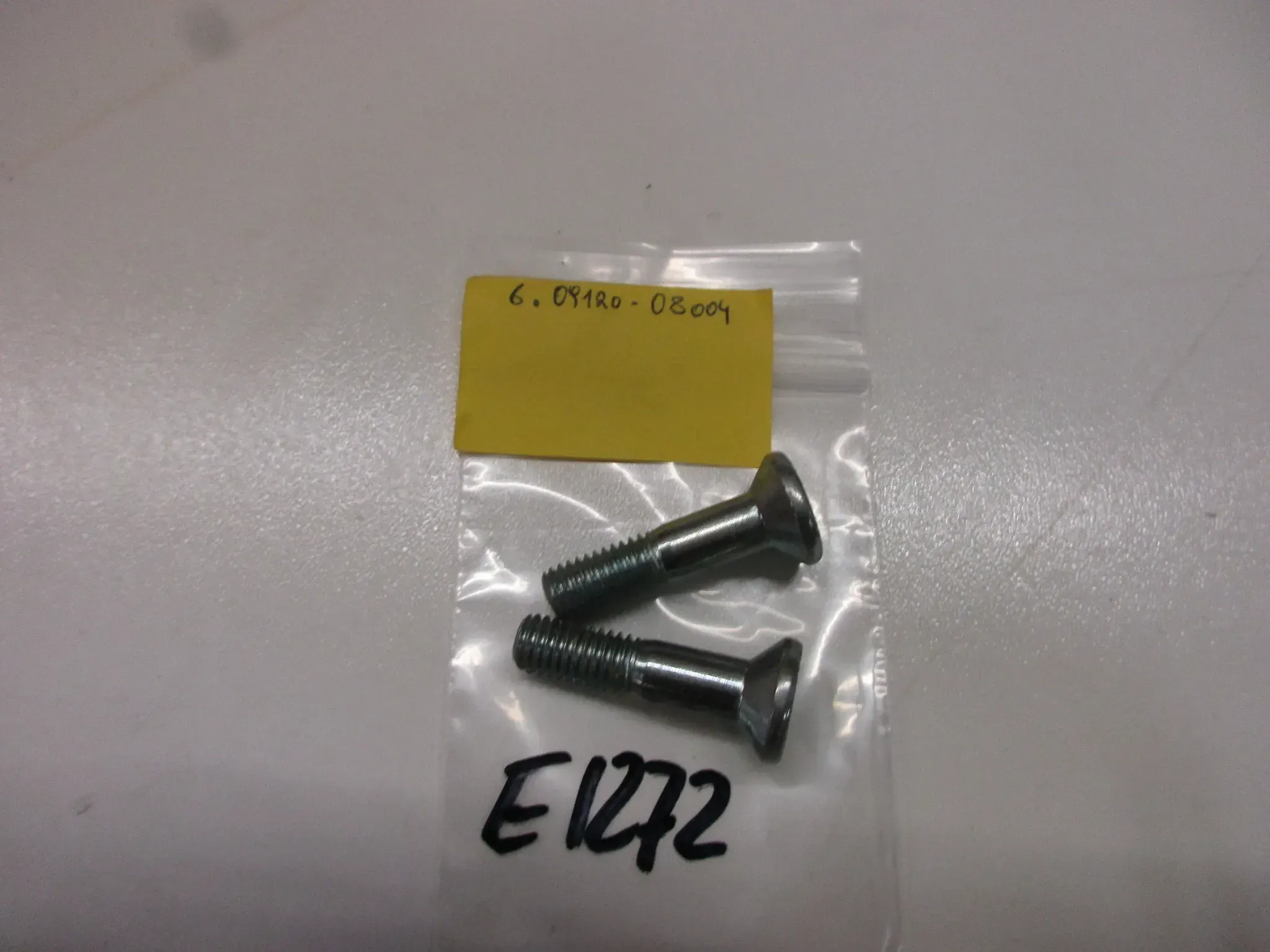 E1272 Suzuki DR 125 DR-Z 400 Schrauben Felge hinten 09120-08004 Bolzen M8 x 33,5 - Bild 1