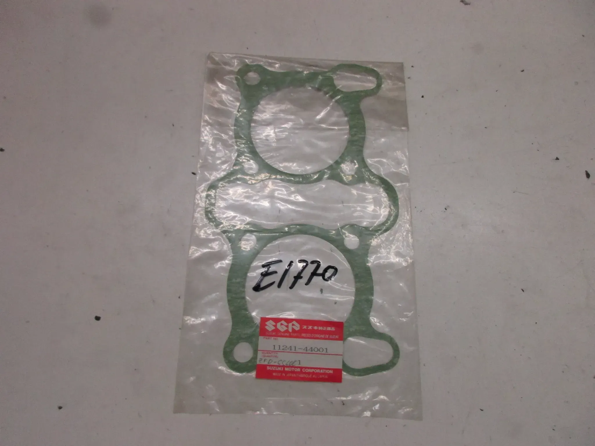 E1770. Suzuki GS 425 E Dichtung Motordichtung 11241-44001 Zylinderkopfdichtung - Bild 1