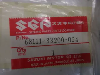 E1934. Suzuki GSX-R 750 Aufkleber 68111-33200-064 Dekor Verkleidung Emblem Logo - Bild 3