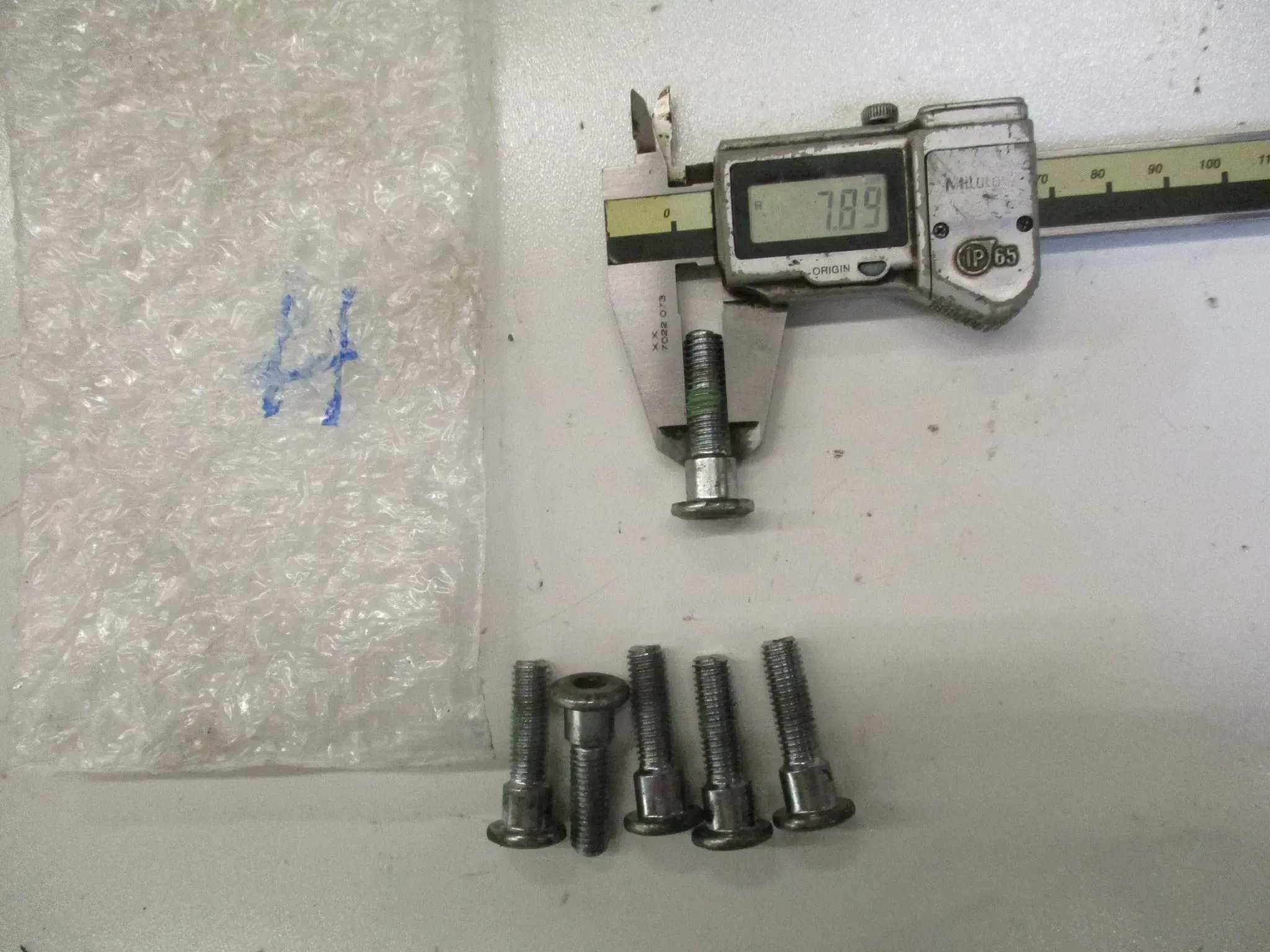 2. Honda CBX 750 F RC17 Bremsscheibenschrauben M8x37 mm hinten Bremsscheibe Bolzen - Bild 1