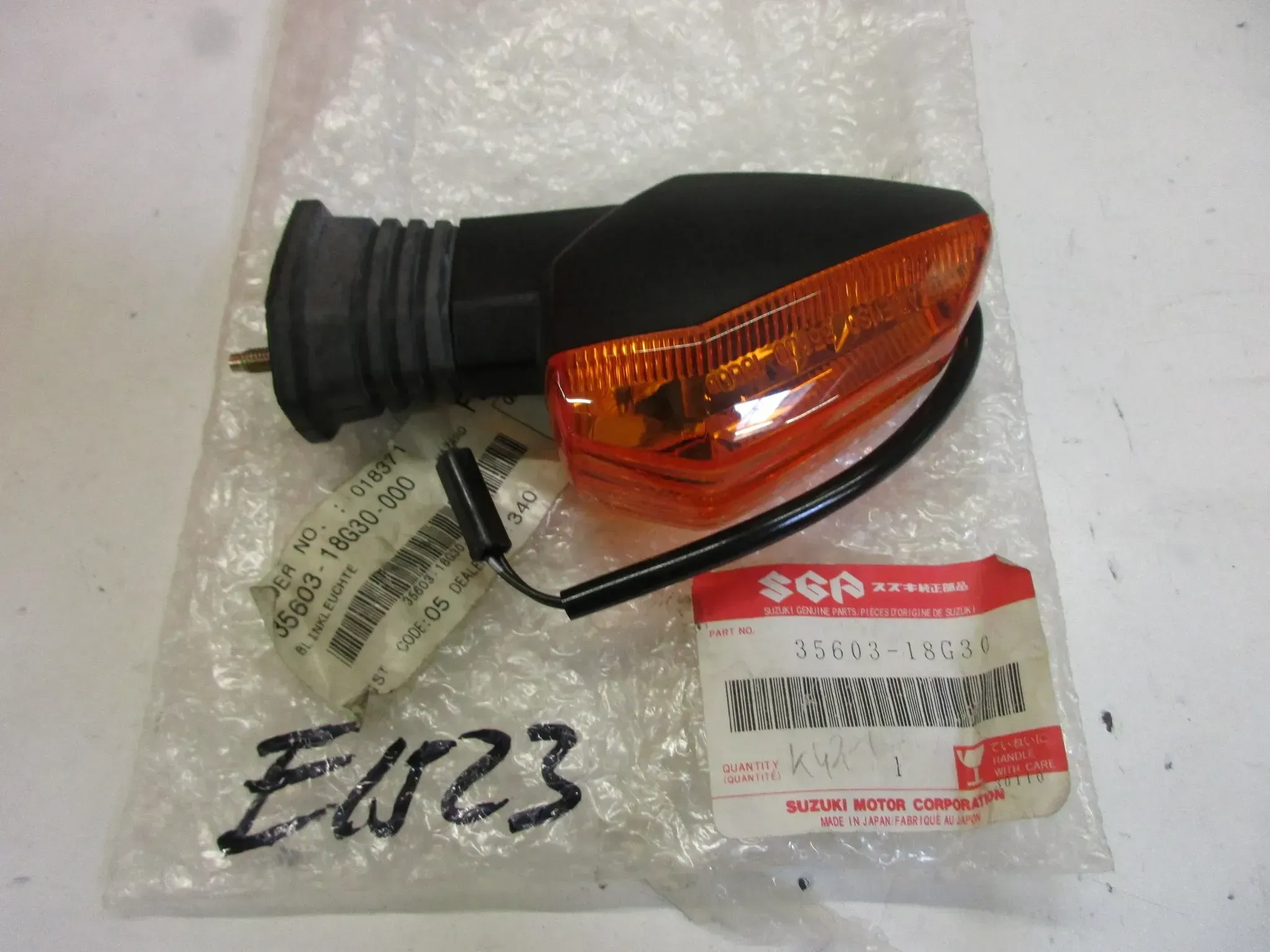 E1523. Suzuki GSX-R 1000 Blinker hinten rechts 35603-18G30 Original Blinkleuchte - Bild 1