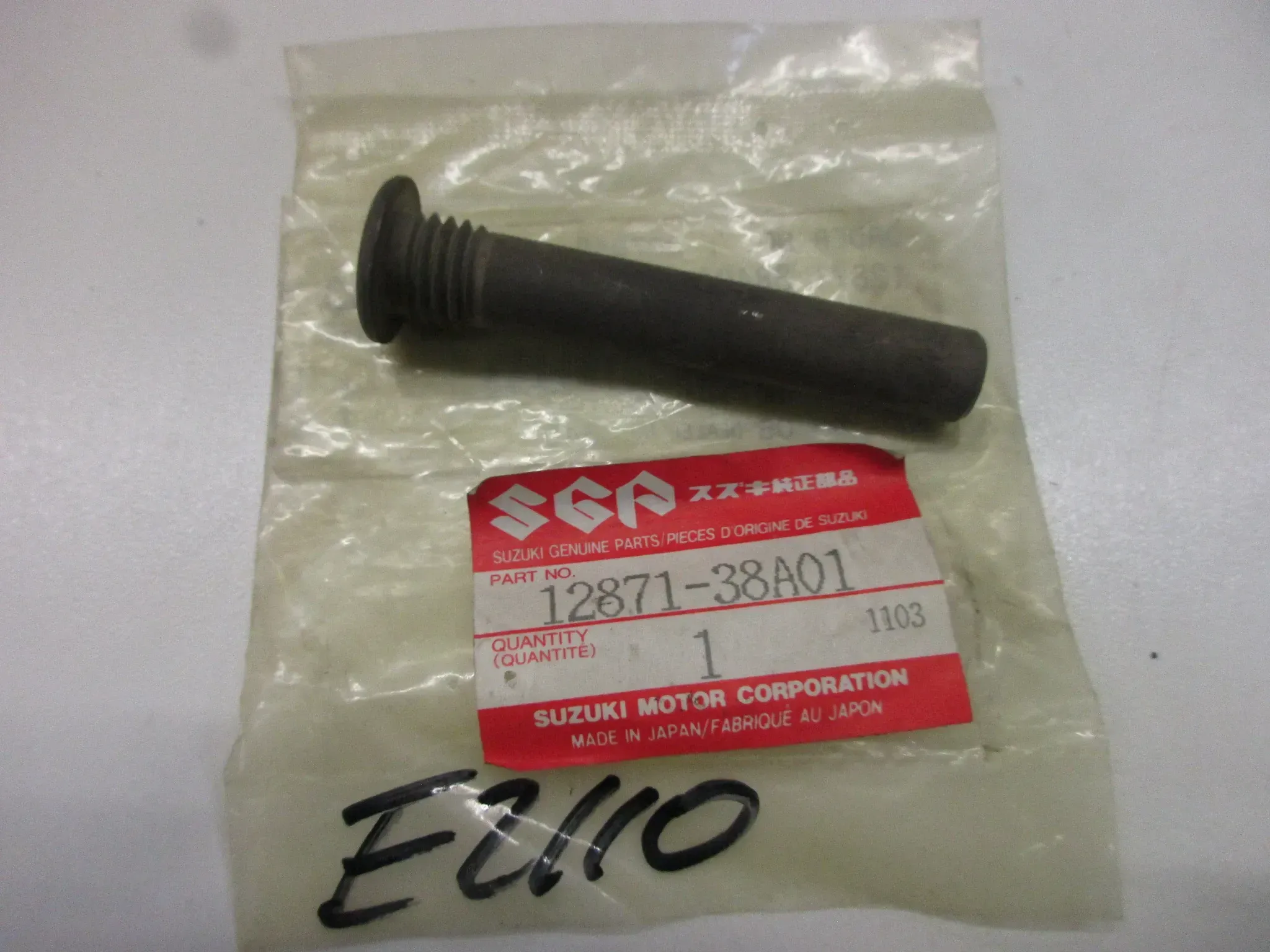 E2110 Suzuki VZ 800 Marauder Nockenwelleventil Ventil 12871-38A01 Ventil Motor Stift - Bild 1