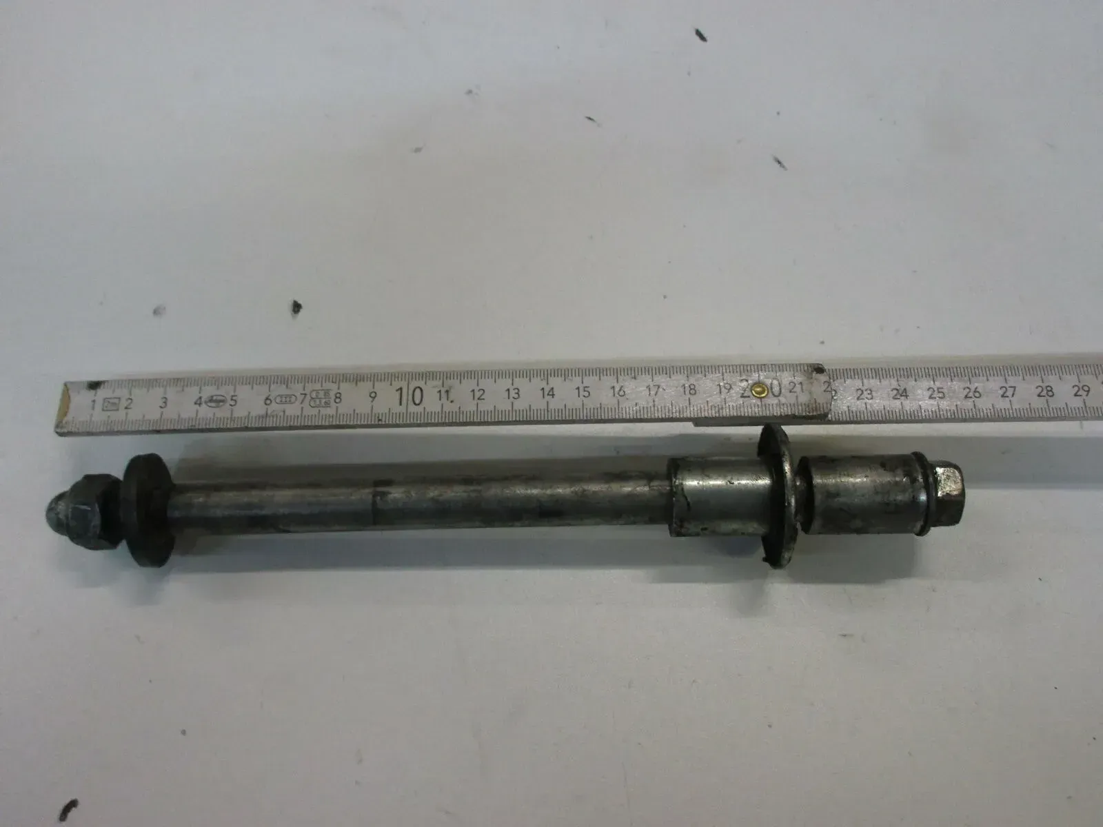 O. Suzuki GS 500 F BK Steckachse vorne Vorderrad Achse Felge axle wheel - Bild 1