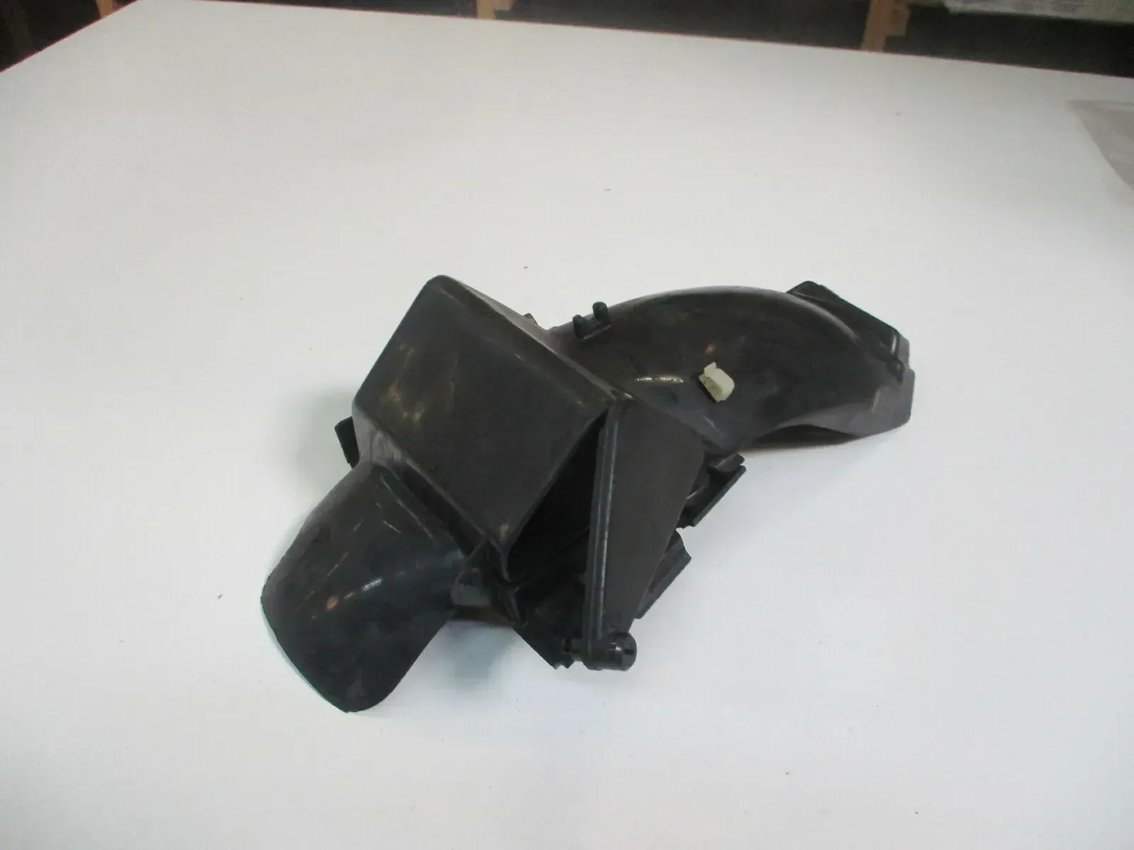 Honda CB 750  F BOL D´OR RC 04 Verkleidung Radlauf innen hinten unten Werkzeugfa - Bild 1