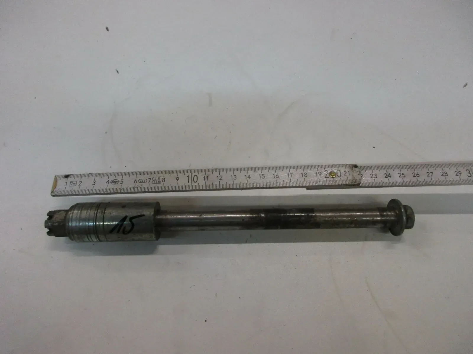 O. Honda CM 185 T Twin Steckachse hinten Achse Hinterrad Axle Felge Wheel - Bild 1