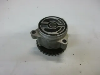 O1. Suzuki GS 650 G Katana Ölpumpe Motorölpumpe Schmierstoffpumpe oil pump - Bild 3