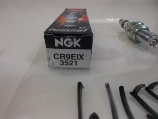 W1556. Suzuki GSX-R 600 TL 1000 SV 650 Zündkerze NGK CR9EIX3521 Motor - Bild 3