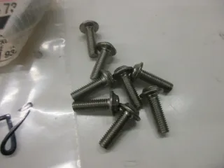 C458. Kawasaki Ninja 250_300 R Schraube M5x16 Rahmen Verkleidung bolt 92154-0182 - Bild 3