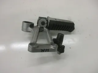 10. Kawasaki GPZ 600 R ZX600A Fußrastenhalter hinten rechts mit Fussraste Sozius - Bild 2