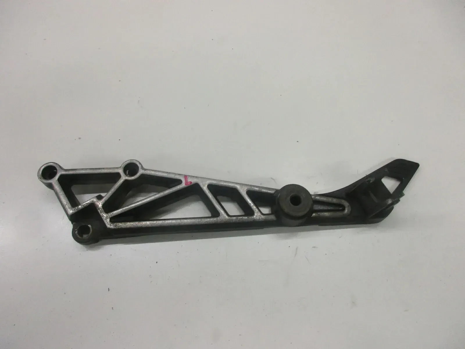 1. Kawasaki GPZ 305 EX305A Fußrastenhalter links Fussraste Fußrastenbrücke - Bild 1