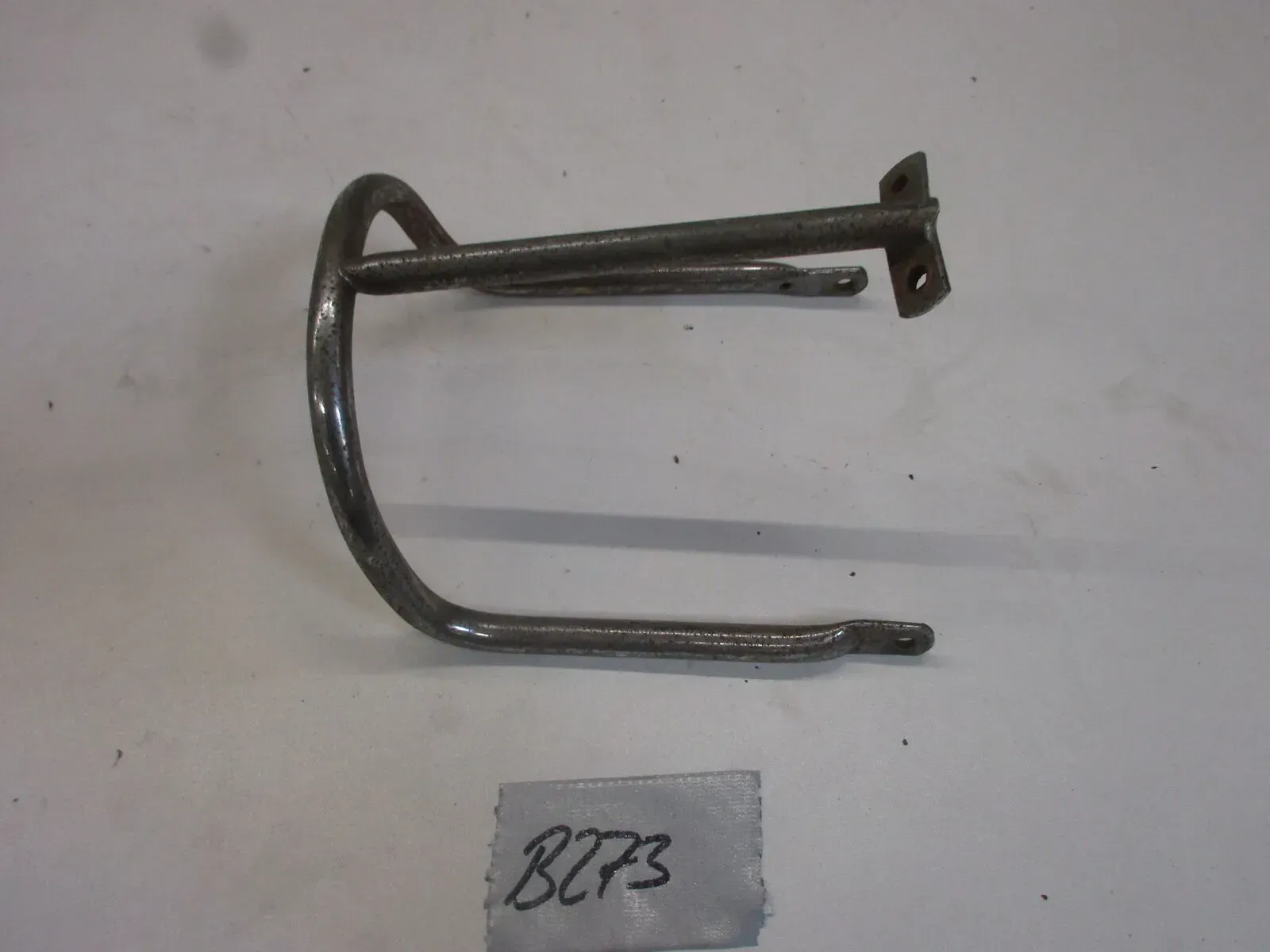 Schutzbügel Rücklicht B273 BMW R25_R27 R50 Chrombügel Tonnenrücklicht Halter - Bild 1