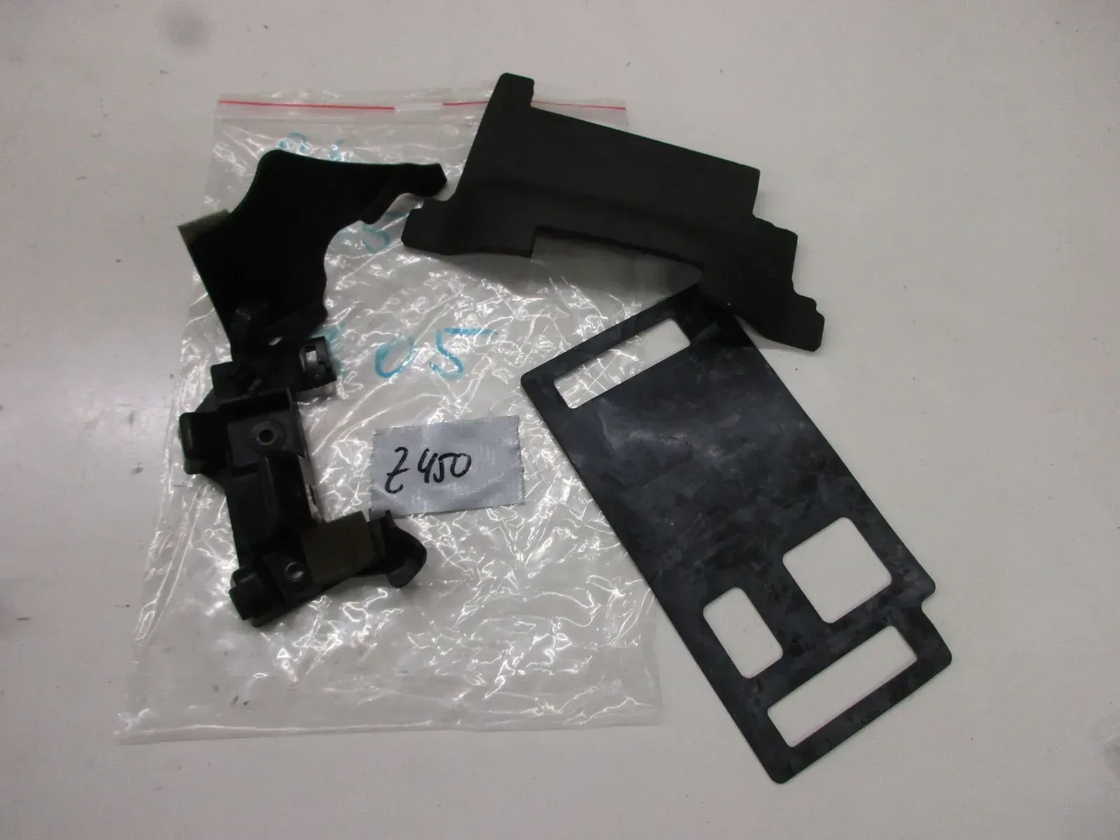 Konvolut Rahmen Z450 Yamaha YZF-R6 RJ 05 Kleinteile Verkleidung Blende Abdeckung - Bild 1