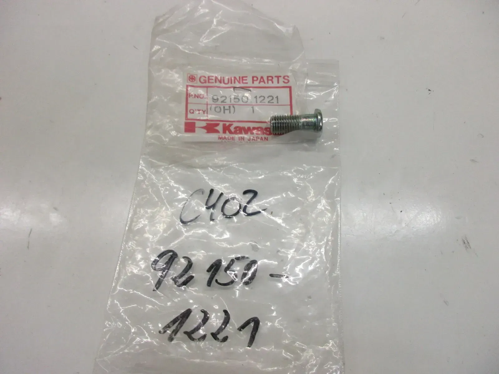 C402. Kawasaki KX 80_100 KDX 200 Schraube Rahmen M10 x 23 bolt 92150-1221 - Bild 1