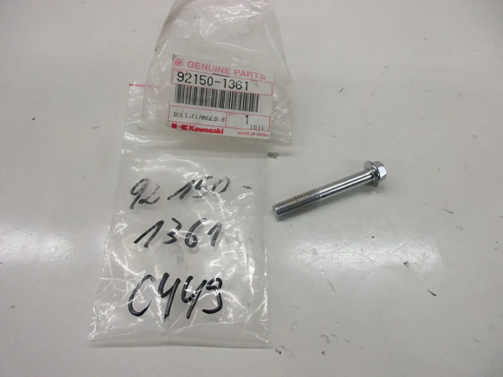 C449. Kawasaki ZR 750_1100 Schraube M8 x 55 mm Lenker Lenkstange 92150-1361 - Bild 1